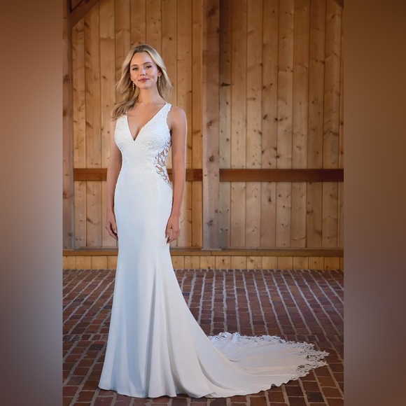 Essence of Australia wedding gown - Picture 2 of 4